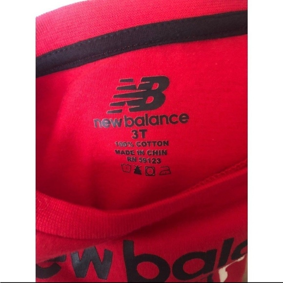 NEW BALANCE Toddler Boy Graphic T-SHIRT Short Sleeve BASKETBALL sz 3T Red - Picture 3 of 5
